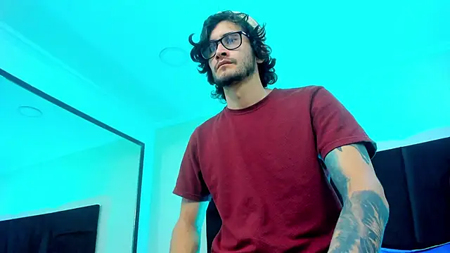 Loggan donnelly online show from February 1, 9:29 pm