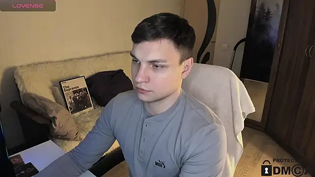 handsome guy01 online show from October 10, 6:56 pm