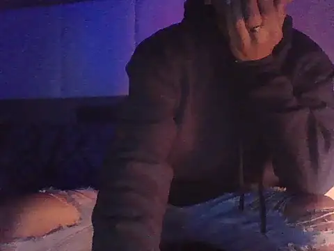 oiram27 online show from December 5, 7:15 am