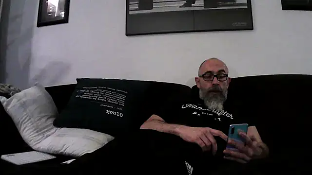 Snapshot of Kingsscepter chatting on January 6, 7:35 pm Kingsscepter online show from January 6, 7:35 pm