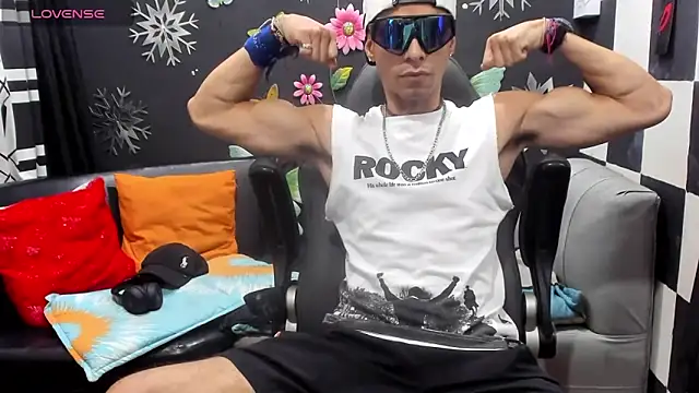 MikeRose94 online show from April 18, 6:31 pm