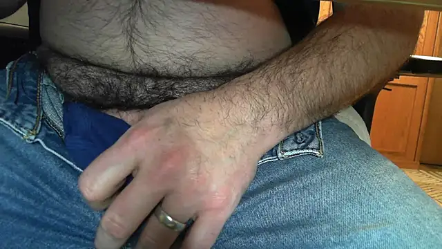 Snapshot of ThickGrowerDad chatting on January 9, 1:50 am ThickGrowerDad online show from January 9, 1:50 am