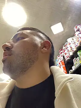 JuanZapata33 online show from October 9, 11:20 pm