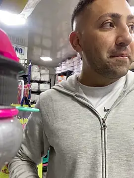 JuanZapata33 online show from October 22, 11:08 pm