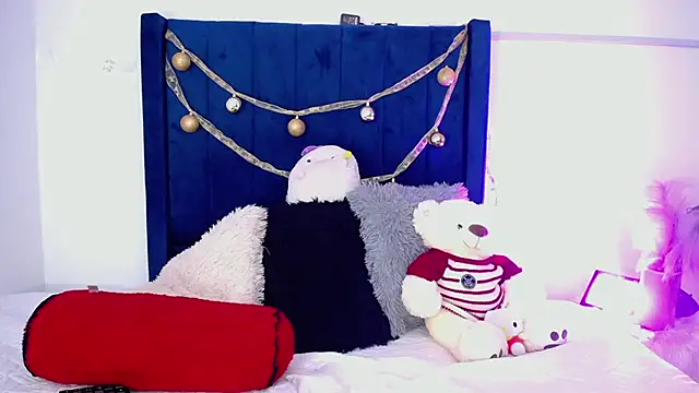 Snapshot of CamiloDoumit chatting on December 6, 10:41 pm CamiloDoumit online show from December 6, 10:41 pm