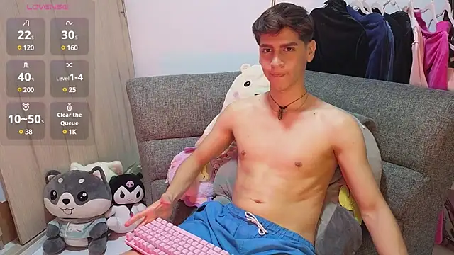zackary 0 online show from December 9, 6:02 am