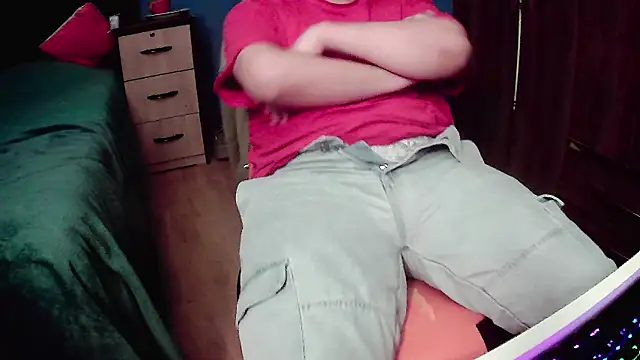 pisceslost online show from October 31, 11:41 pm