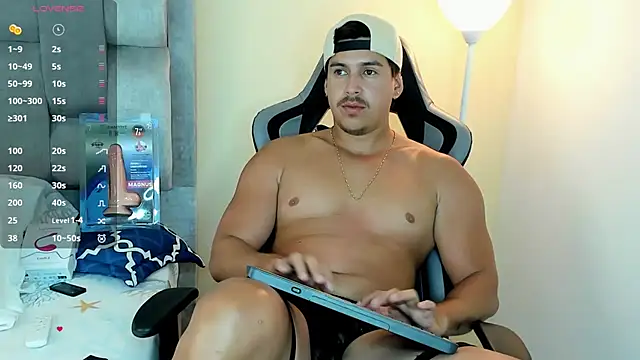 victor vixen online show from March 22, 12:04 am