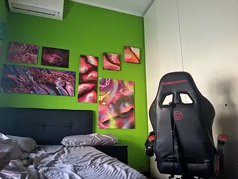 MASTERBULLY online show from October 10, 10:20 am