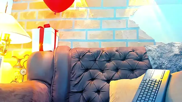 Snapshot of Dylanstonne chatting on February 7, 9:48 pm Dylanstonne online show from February 7, 9:48 pm