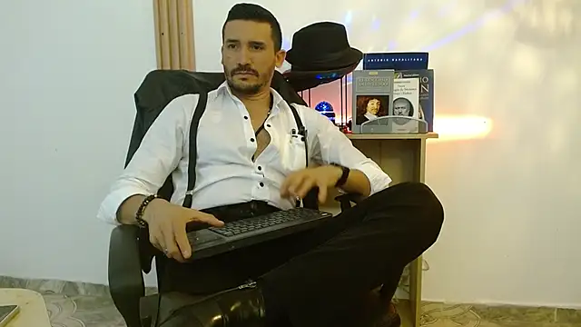 Reiko 85  online show from November 17, 7:17 pm