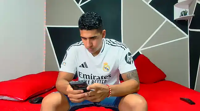 astrom greyy online show from February 8, 10:19 pm