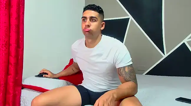 astrom greyy online show from February 12, 8:07 pm