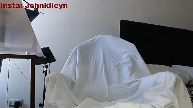 jonhklleyn online show from November 18, 6:22 pm