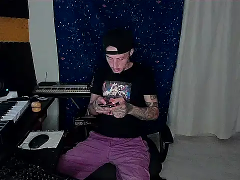 patrik tattoo  online show from December 30, 2:09 am