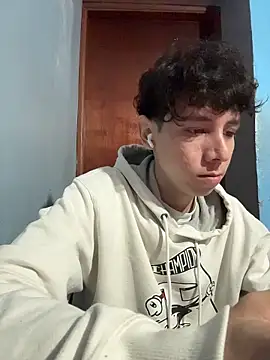 Omaaaaaaa00001 online show from November 28, 5:04 pm