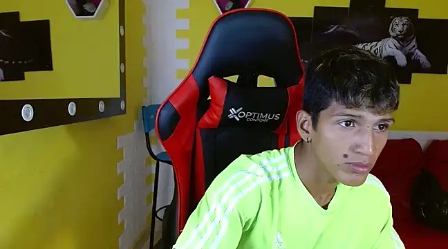 mau elixxx online show from January 31, 2:04 am