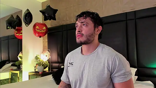 JossAckland online show from October 21, 8:01 pm