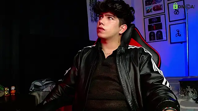 LyleBennett  online show from November 16, 12:07 pm