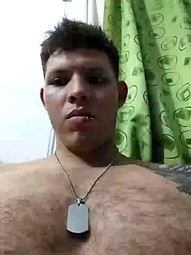 Snapshot of King_russo chatting on December 25, 2:35 am King russo online show from December 25, 2:35 am