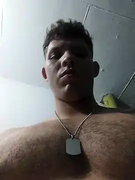 Snapshot of King_russo chatting on December 23, 2:45 am King russo online show from December 23, 2:45 am