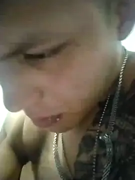 Snapshot of King_russo chatting on December 17, 4:45 am King russo online show from December 17, 4:45 am