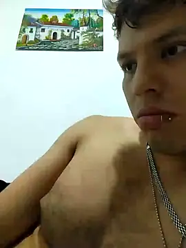 Snapshot of King_russo chatting on December 6, 4:47 am King russo online show from December 6, 4:47 am