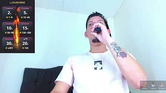 kevin  fox  online show from November 17, 7:17 pm