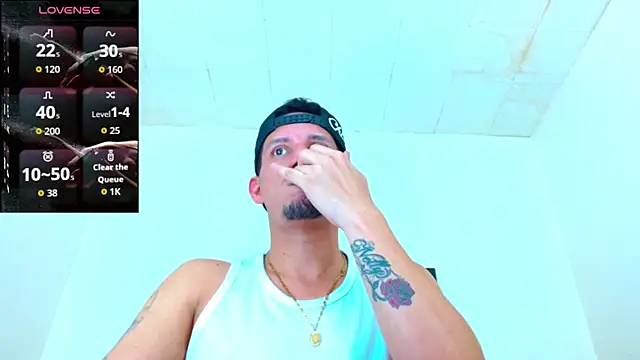 kevin  fox  online show from October 17, 7:40 pm