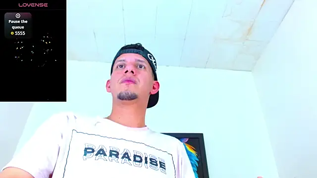 kevin  fox  online show from October 25, 7:59 pm