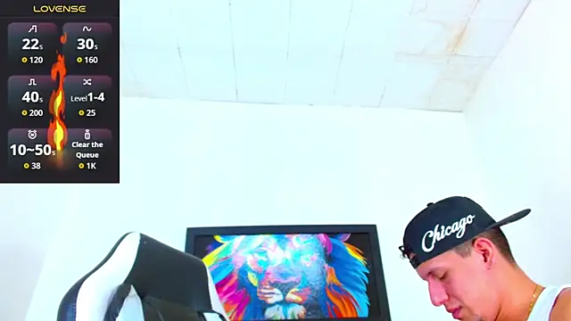 kevin  fox  online show from November 4, 7:26 pm