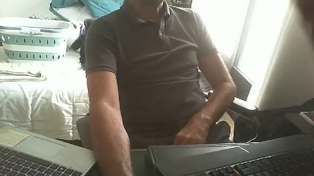 shyfrenchcock1 online show from July 15, 9:27 am