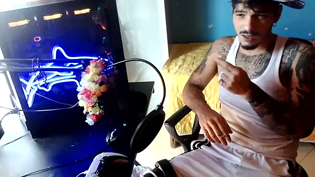 Badboyi1997 online show from November 1, 10:41 am