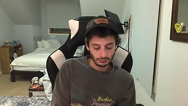 Snapshot of Dylansd chatting on December 15, 10:26 pm Dylansd online show from December 15, 10:26 pm