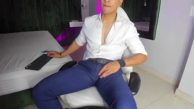 Lucii fer  online show from October 17, 11:58 am