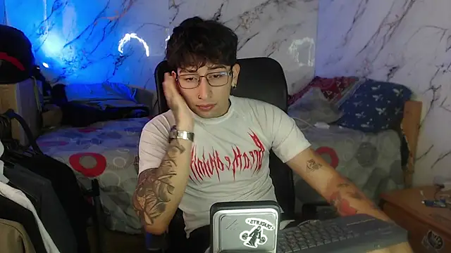 Dereck Dickson online show from February 6, 9:01 pm