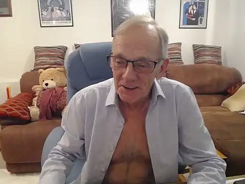 Snapshot of Ferret7777 chatting on December 5, 7:51 pm Ferret7777 online show from December 5, 7:51 pm