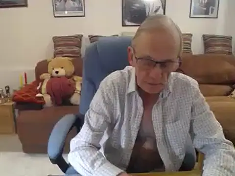 Snapshot of Ferret7777 chatting on January 19, 7:37 pm Ferret7777 online show from January 19, 7:37 pm