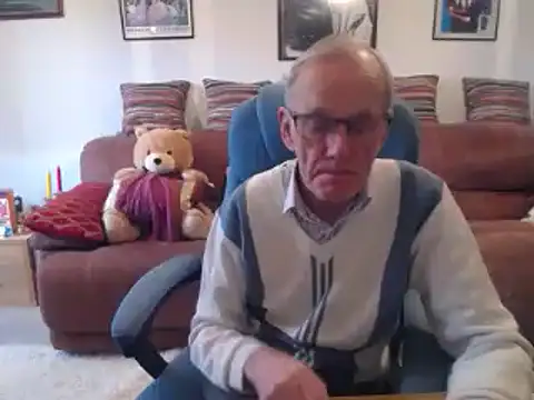 Snapshot of Ferret7777 chatting on February 3, 9:52 am Ferret7777 online show from February 3, 9:52 am