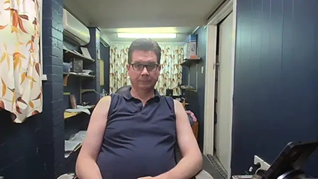 tilobinder online show from October 25, 1:46 pm