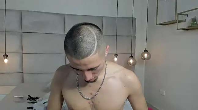 King Dante  online show from December 29, 6:45 am