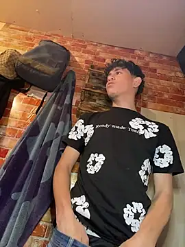 LatinBoysxxx online show from May 23, 4:01 pm
