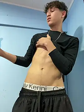 LatinBoysxxx online show from May 26, 7:54 pm