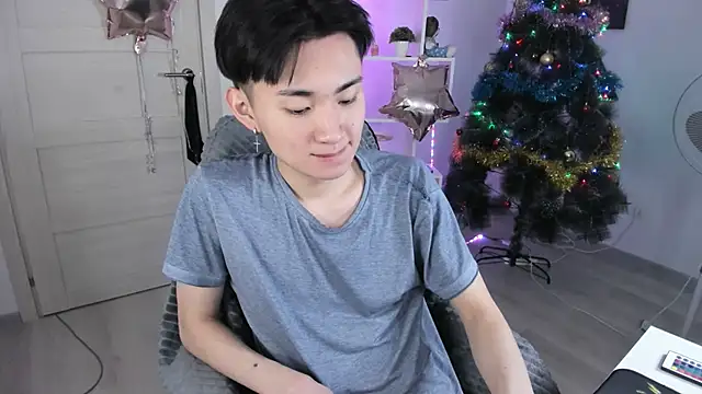 Snapshot of Miram_Yu chatting on December 29, 11:40 am Miram Yu online show from December 29, 11:40 am