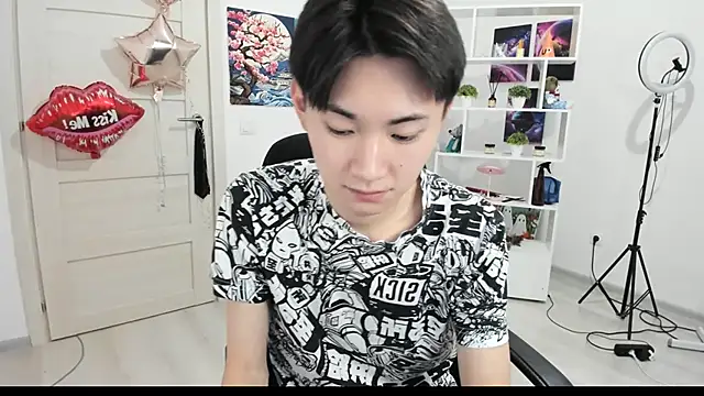Snapshot of Miram_Yu chatting on October 5, 8:35 pm Miram Yu online show from October 5, 8:35 pm