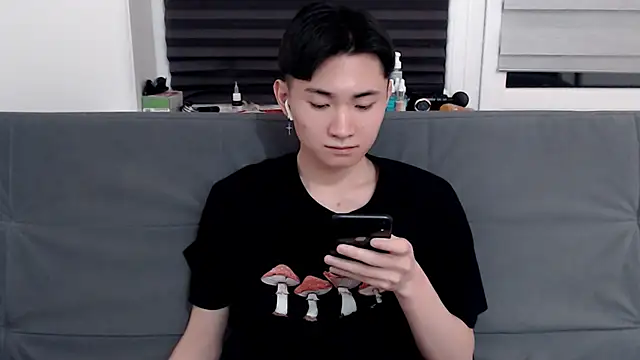 Snapshot of Miram_Yu chatting on February 7, 9:48 pm Miram Yu online show from February 7, 9:48 pm