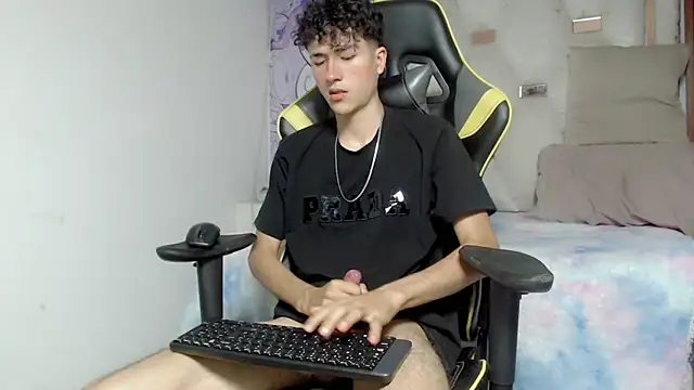 johnny cagee online show from November 12, 9:37 am