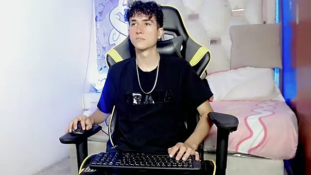 johnny cagee online show from November 27, 5:11 am