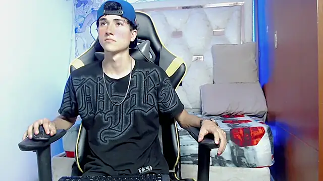 johnny cagee online show from October 15, 4:53 am