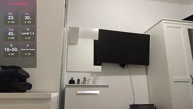 Snapshot of titi326326 chatting on March 19, 6:44 pm titi326326 online show from March 19, 6:44 pm